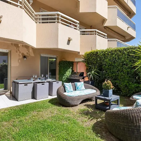Apartment And Garden